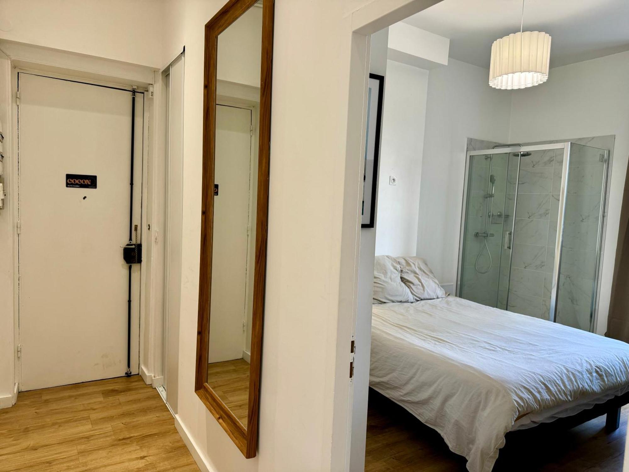Suite Rumba Lyon Luaran gambar