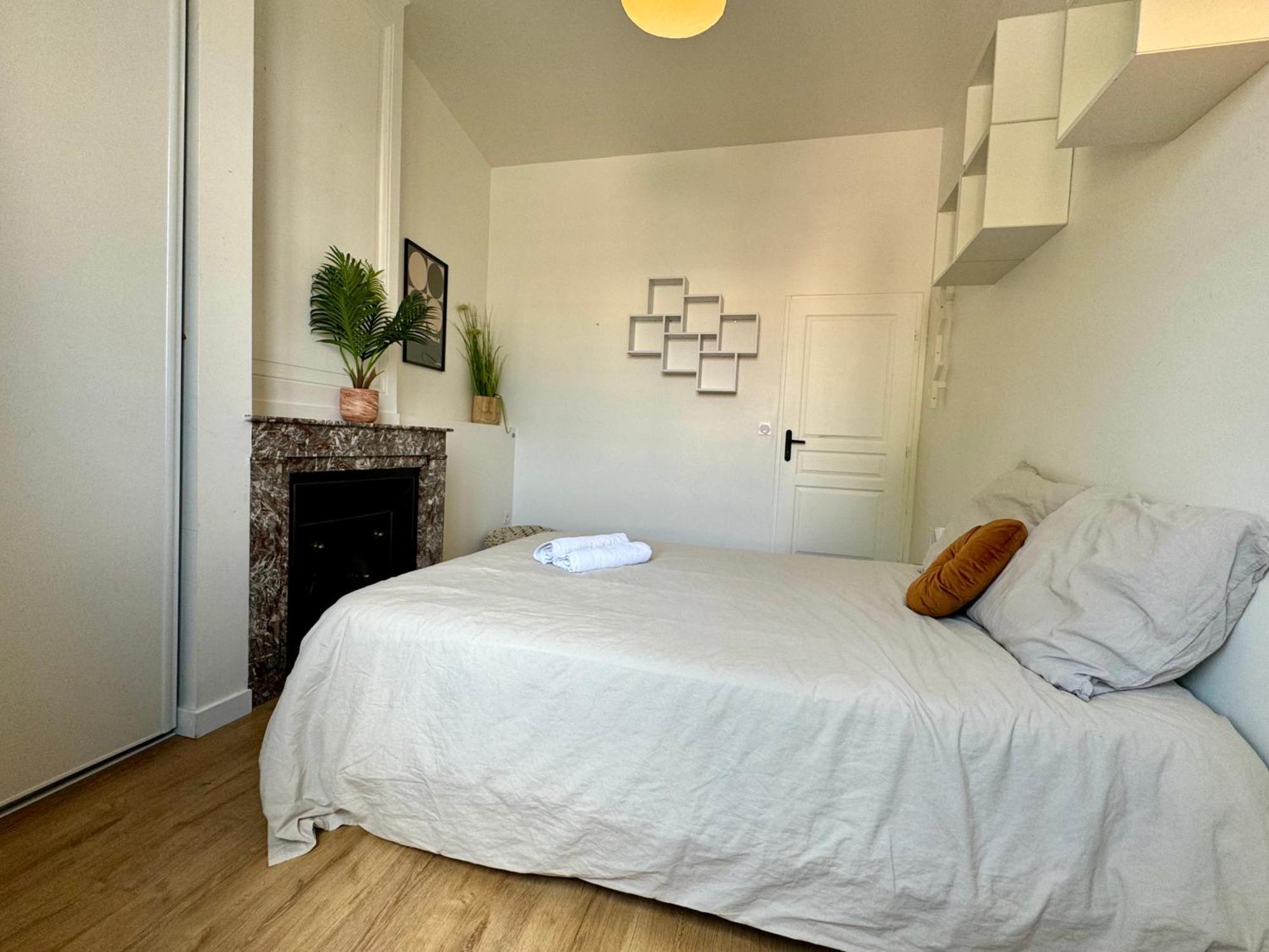 Suite Rumba Lyon Luaran gambar